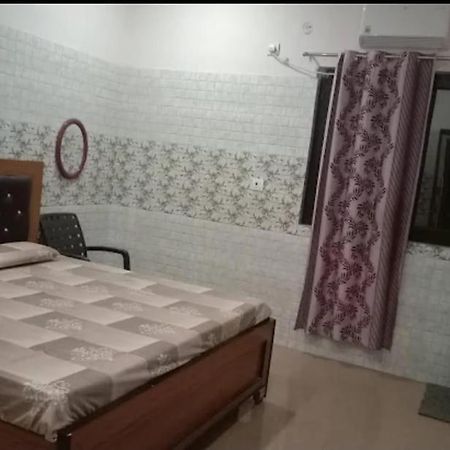 Shri Jagannath Dham Hotell Vrindāvan Eksteriør bilde